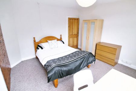 4 bedroom terraced house to rent - Photo 4