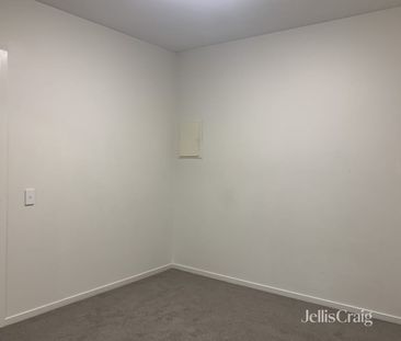 A One-Bedroom Apartment in Carlton - Photo 4