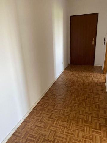 1 Raum Dachgeschosswohnung in Reinsdorf renoviert ab sofort zu vermieten - Foto 2