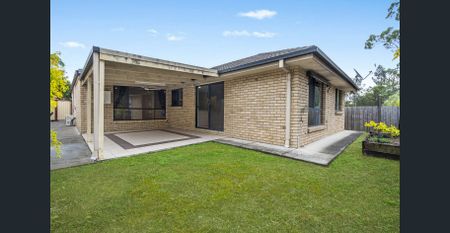 Spacious Family Home in the Central Location! - Photo 5