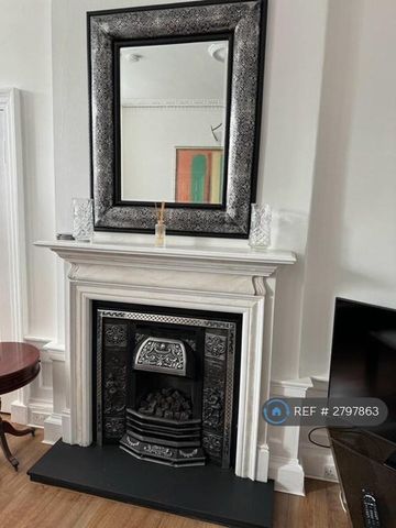 1 bedroom in a flat share to rent - Photo 5