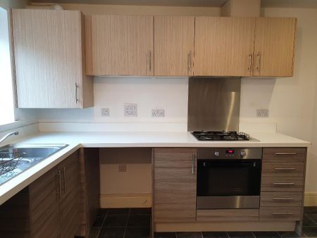 2 bedroom terraced house to rent - Photo 4