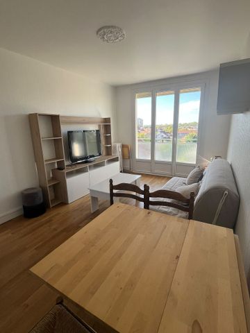 Location Appartement 3 pièces 56m² - Photo 2