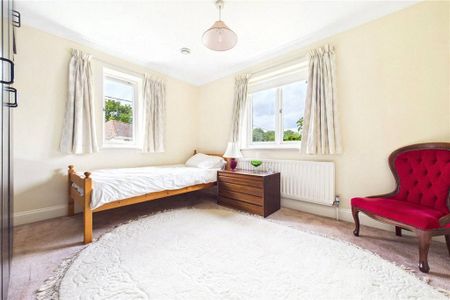 4 bedroom detached house to rent - Photo 3