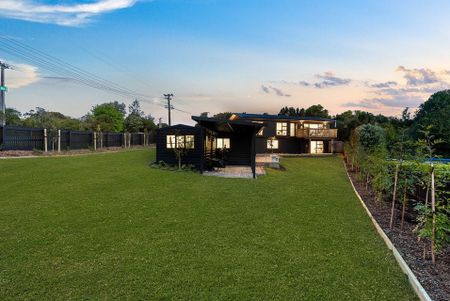 Freshly Renovated 4bdrm Family Home - Photo 5