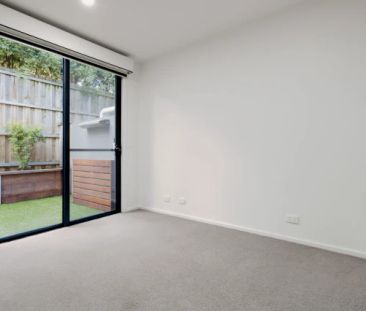 2Bedrooms, 1Bathrooms - Photo 1