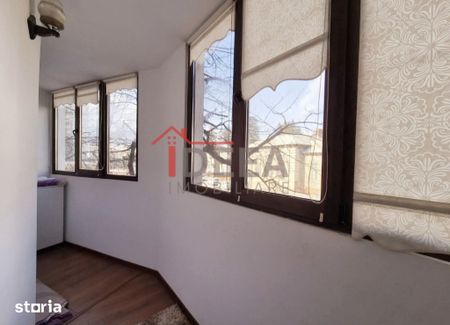 Apartament cu 2 camere, decomandat, etaj 1, zona centrala - Fotografie 2