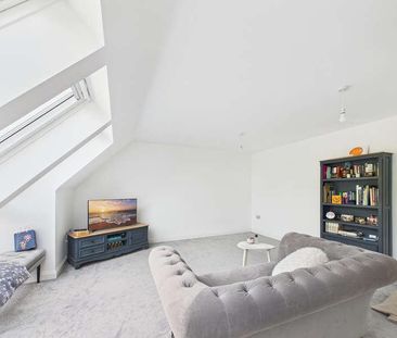 Goodearl Place, Princes Risborough, Buckinghamshire, HP27 - Photo 2