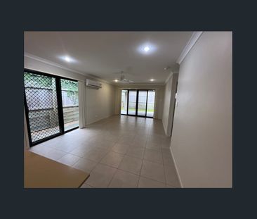 SPACIOUS FAMILY LIVING IN HIGHLAND RESERVE ESTATE - Photo 1