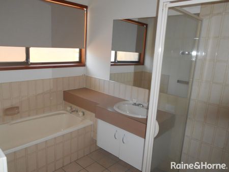 Plenty of Space for the Growing Family - Photo 3