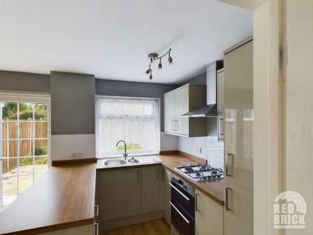 3 bedroom semi-detached house to rent - Photo 4