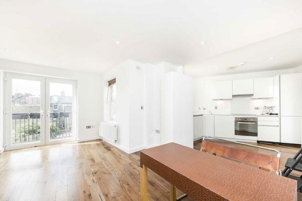 2 bedroom flat to rent - Photo 1