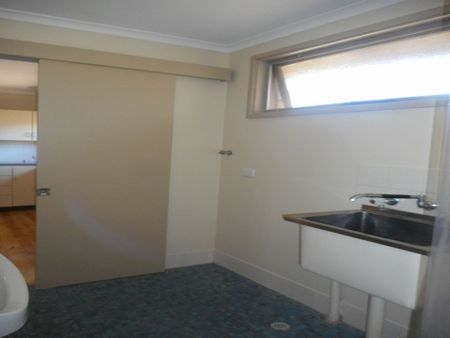 Unit 7 McCarthy Street&comma; Port Augusta West &lpar;Acacia Apartments&rpar; - Photo 5