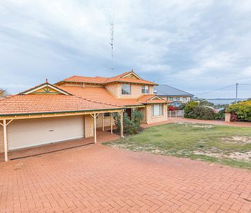 Family Living with Estuary Views Australind - Photo 4