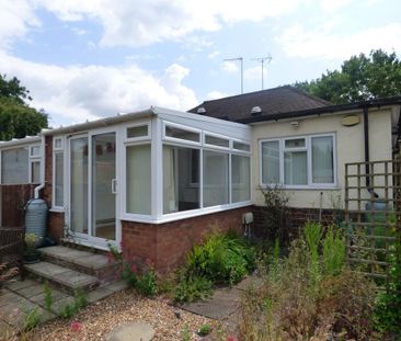 2 bedroom bungalow to rent - Photo 2