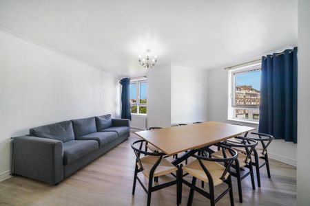 3 bedroom flat to rent - Photo 2