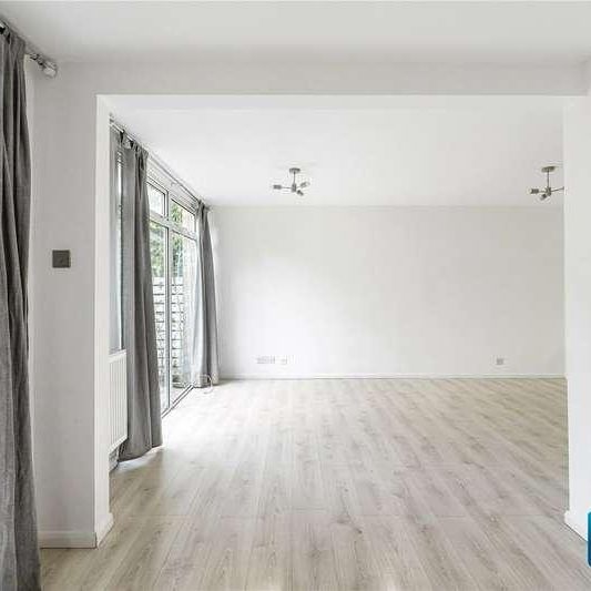 Merridene, London, N21 - Photo 1