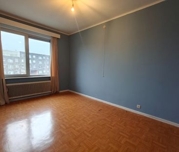 Appartement op de tweede verdieping in het centrum van Lokeren - Photo 2