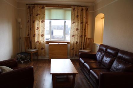 2 bed flat for rent in Priestfield - Photo 3