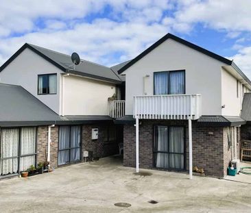 Spacious executive studio - Photo 5