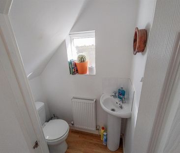 Lawrence Grove, Dursley - Photo 6