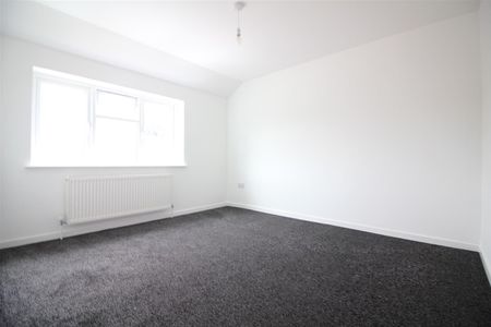 Ashbrook Road, Old Windsor, Windsor - Photo 4