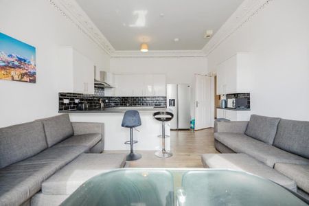 6 bedroom flat to rent - Photo 2