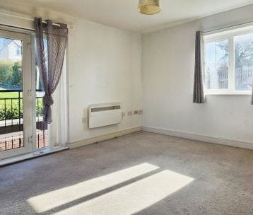 Ratcliffe Court, Colchester - Photo 3