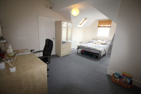 1 Bed Student Accommodation - Photo 4