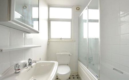 St. Johns Wood High Street, St Johns Wood, London - Photo 3