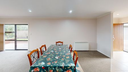 Central Palmerston North - 2 Bedrooms - Photo 4