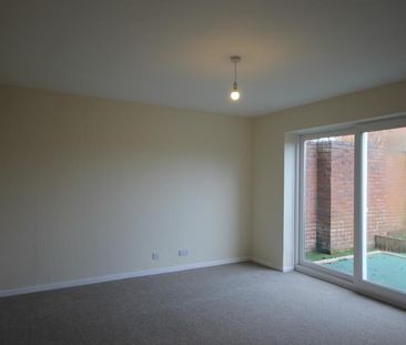 3 bedroom end of terrace house to rent - Photo 1