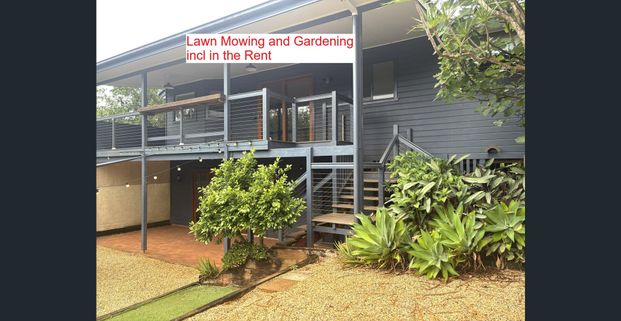 Large 4 Bedroom Family Home with Study - Photo 1