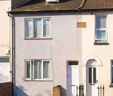 Luton Road, Chatham ME4, London - Photo 1