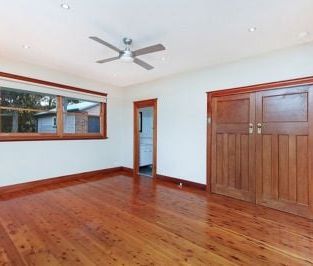 Charming Family Home in Mayfield West! - Photo 4