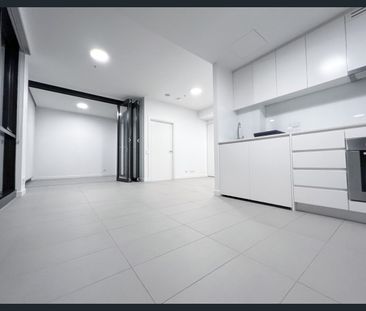Modern designed 1-bedroom in Heart of Meadowbank! - Photo 2