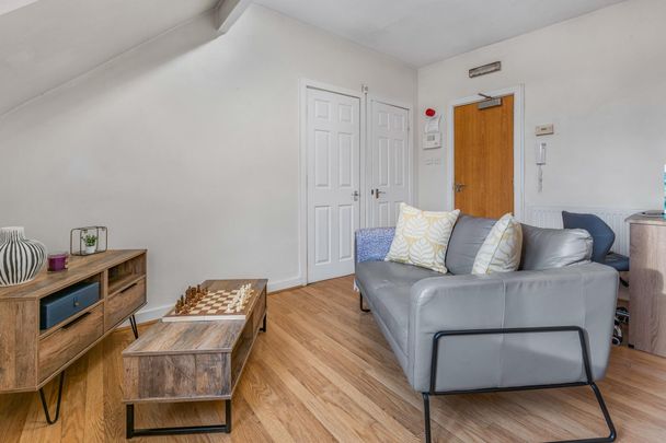 2B WOOD LANE Leeds - LS6 2AE - Photo 1