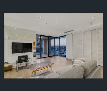 Fully Furnished Apartment With Marina Views! - Photo 4