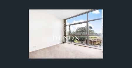 North-Facing apartment situated in a Prestigious Location - Photo 2