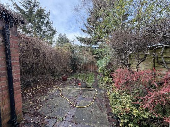 3 bedroom end of terrace house to rent - Photo 1