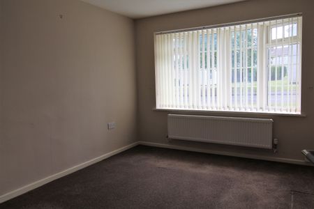 2 bedroom Bungalow for rent - Photo 2