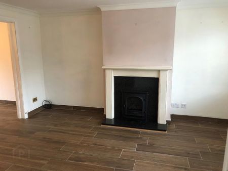 27 Kingsway, Carrickfergus, BT38 7JZ - Photo 2