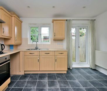2 bedroom end of terrace house to rent - Photo 5