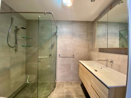 Beautifully Renovated - Photo 5