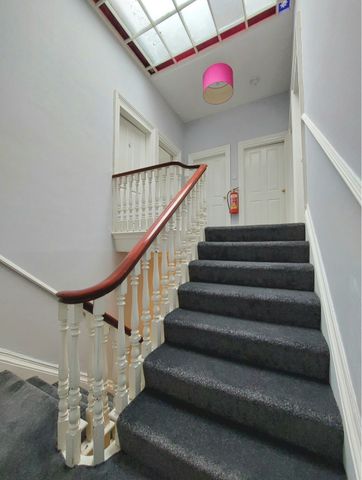 Beautiful large clean shared house in quiet leafy South Cliff area - Photo 5