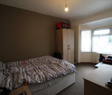 5 bedroom semi-detached house to rent - Photo 4