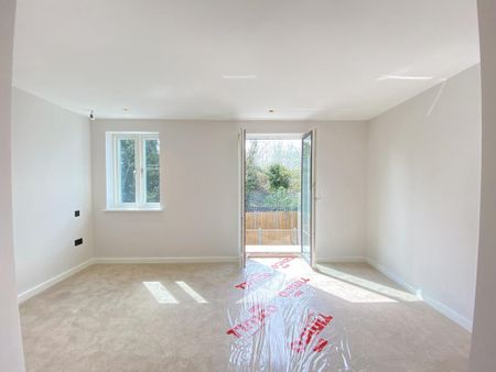 2 bedroom flat to rent - Photo 2