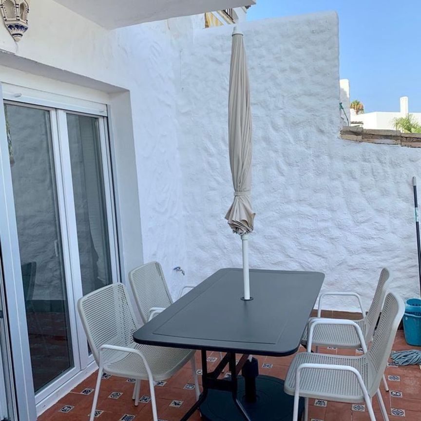 Middle Floor Studio in El Paraiso - Photo 1