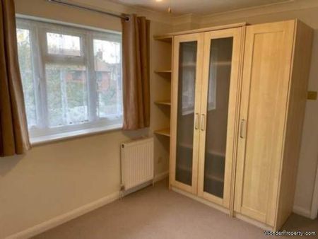 4 bedroom property to rent in Reading - Photo 4