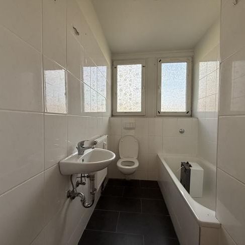 Helle und freundliche Dachgeschosswohnung in Essen-Borbeck. - Photo 1